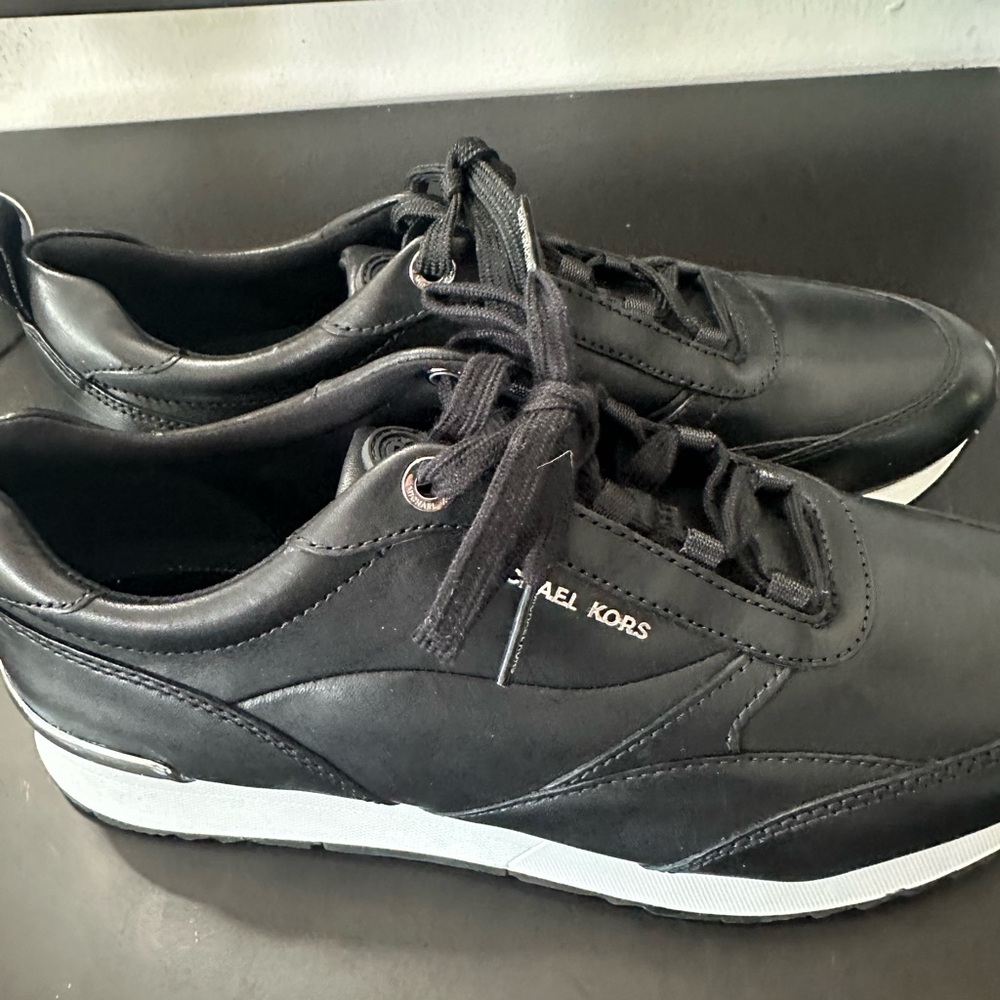 🆕Michael Kors Allie Stride Leather Sneakers - Picture 10 of 15